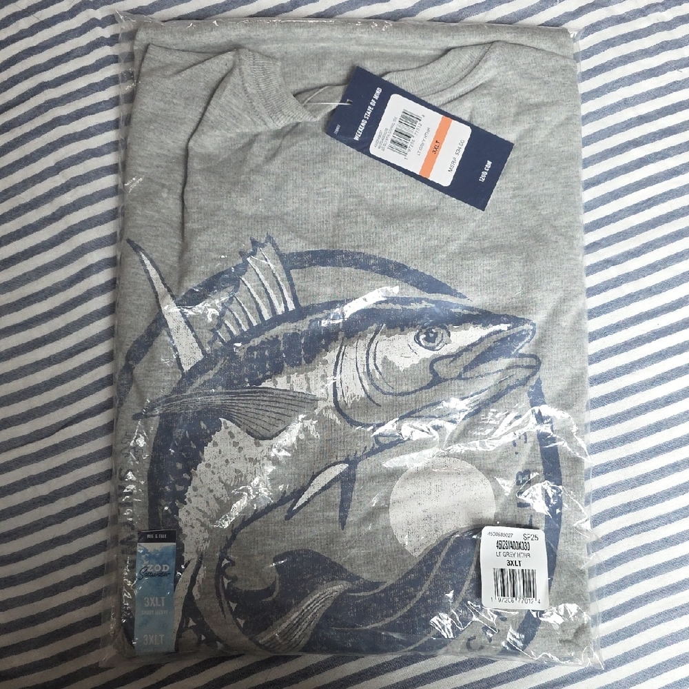Izod Gray Short Sleeve Graphic Tee with Navy Fish Print